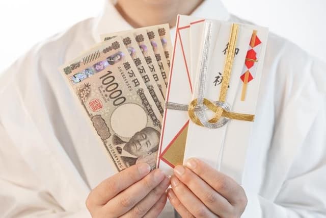 新築祝いは現金を贈っても良い？金額の相場やマナー・タブーも解説