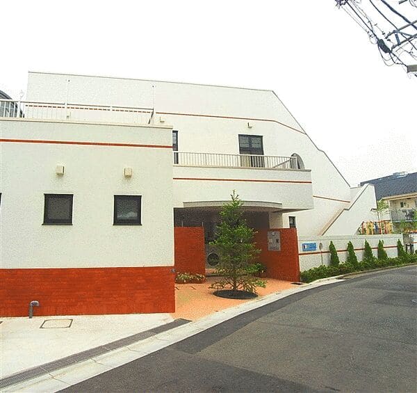 上小田中保育園まで約683m