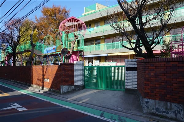 泰成幼稚園まで約557m