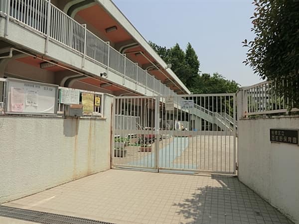 板橋区立西前野保育園まで約281m