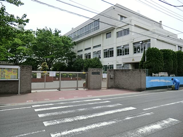 川口市立東領家小学校