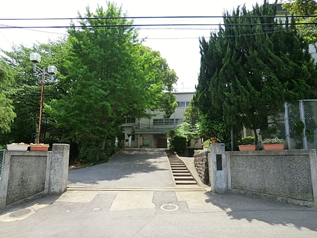 川口市立鳩ヶ谷中学校