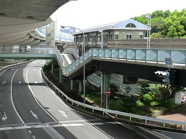 シーサイドライン「鳥浜」駅まで約1120m