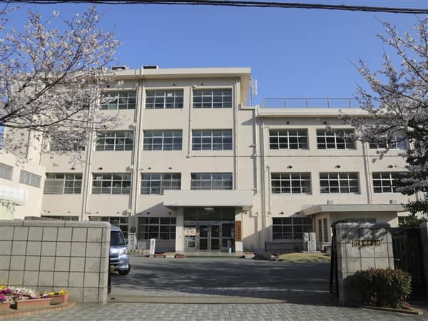 福岡市立吉塚中学校