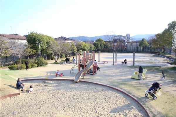 皿山中央公園まで約216m