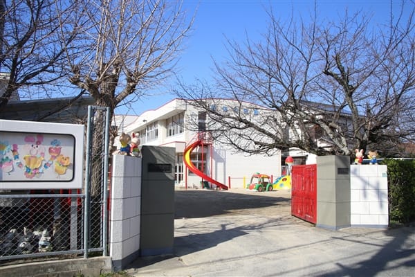 曰佐幼稚園まで約638m