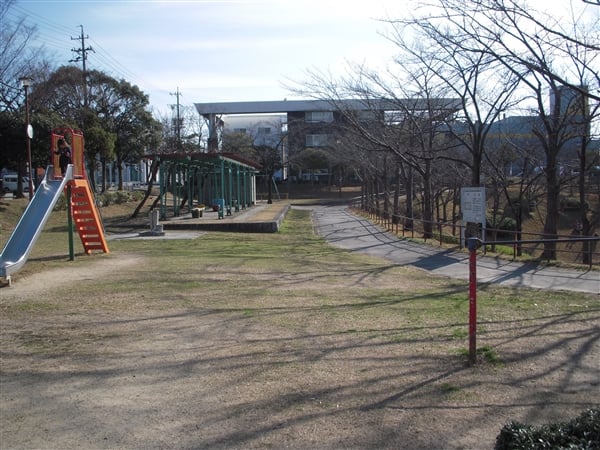 梨の木公園まで約789m