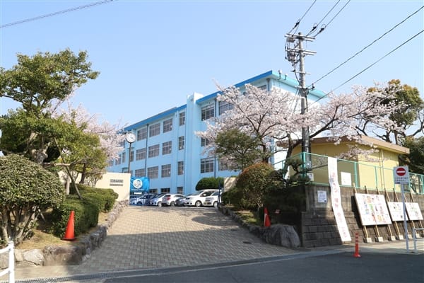 福岡市立金山小学校