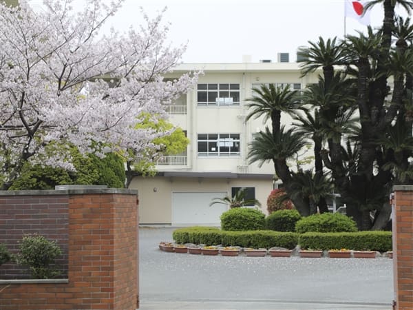 福岡市立箱崎中学校