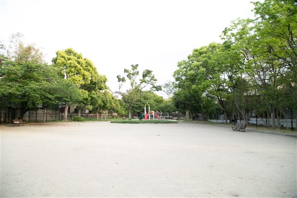 飯倉東公園まで約406m