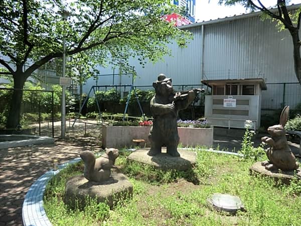 すずかけ児童遊園まで約243m