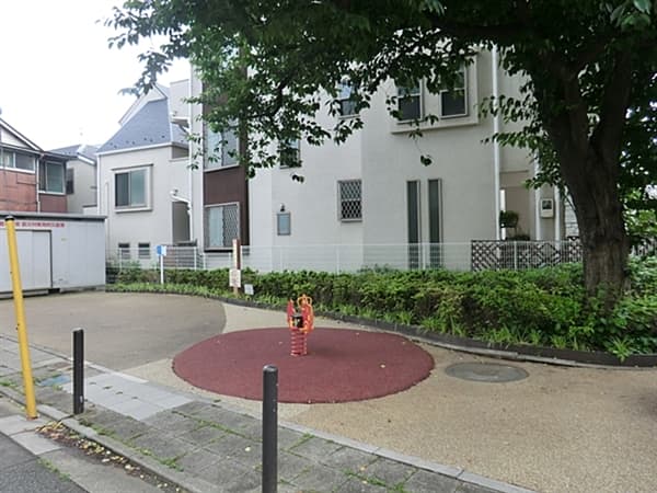 太子堂さくらひろば公園まで約998m