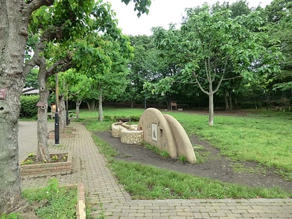 ねこじゃらし公園まで約825m