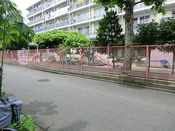 練馬区立上石神井第三保育園まで約689m