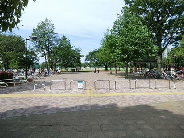 武蔵野中央公園まで約1136m