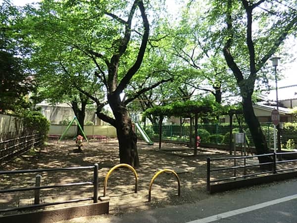 中町シダレザクラ公園まで約808m