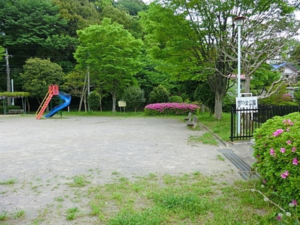 熊の堂公園まで約876m