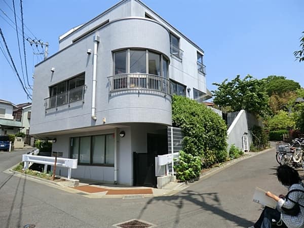 鶴川シオン幼稚園まで約1261m