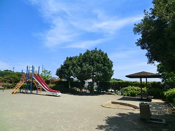 向原弥生公園まで約913m