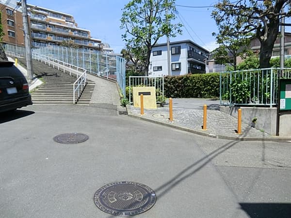 松見町一丁目第三公園まで約1203m