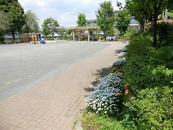平戸台公園まで約1238m