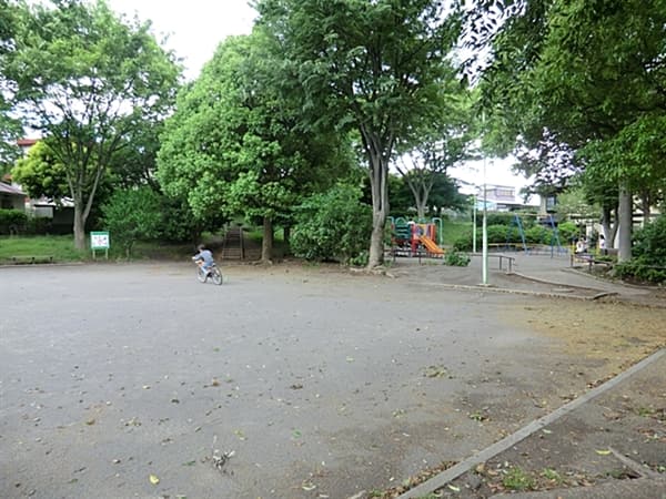 深谷町えのき公園まで約283m