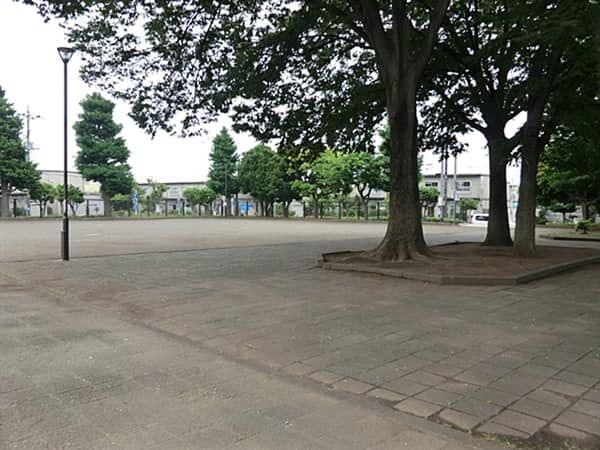 里見公園まで約1289m