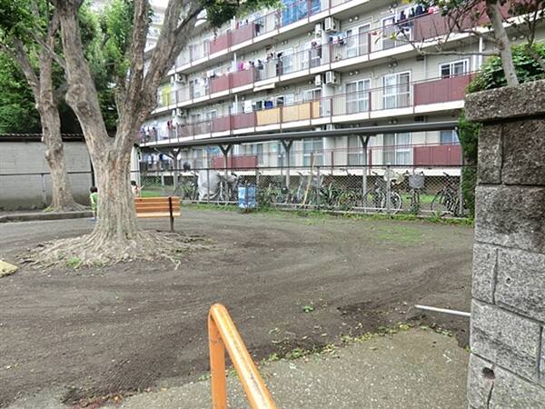 上鶴間すぎな公園まで約1120m