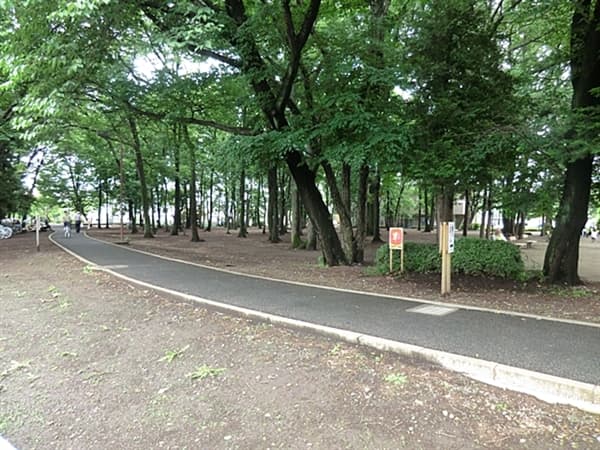 林間公園まで約1112m