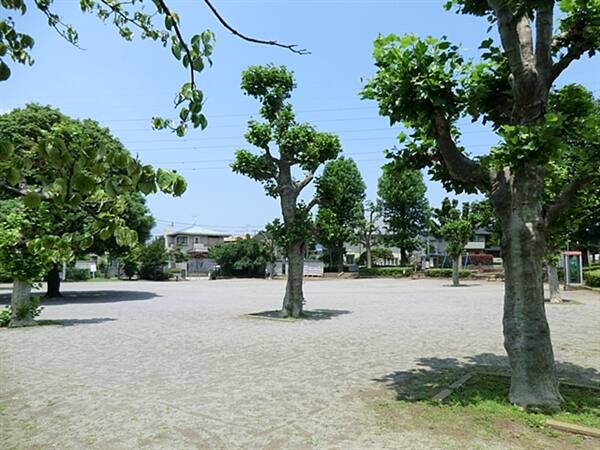 寺沢公園まで約1476m