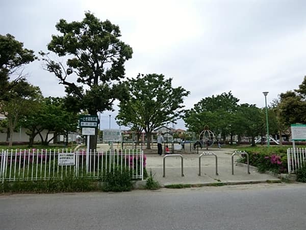 赤井公園まで約1373m