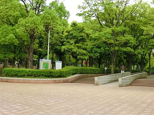 蕨市民公園まで約313m