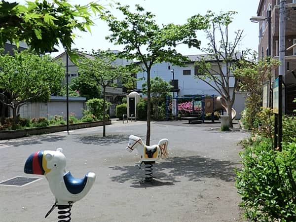 向原町児童遊園まで約786m