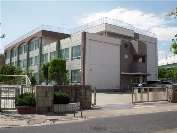 名古屋市立東港中学校