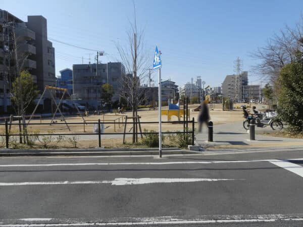 元町東公園まで約910m