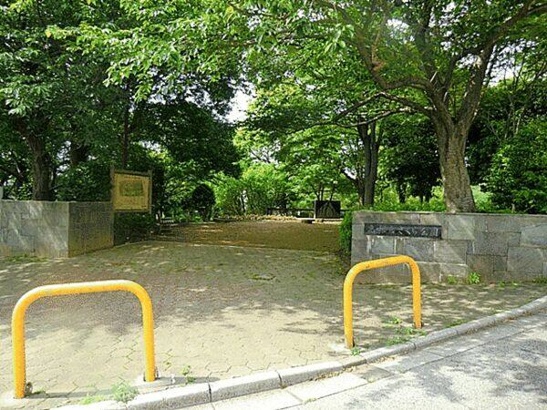 高根台さくら公園まで約447m