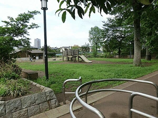 谷戸せせらぎ公園まで約609m