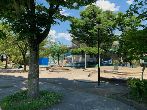 中央本町ちびっこ公園まで約310m