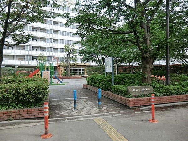 ひばりが丘公園まで約817m
