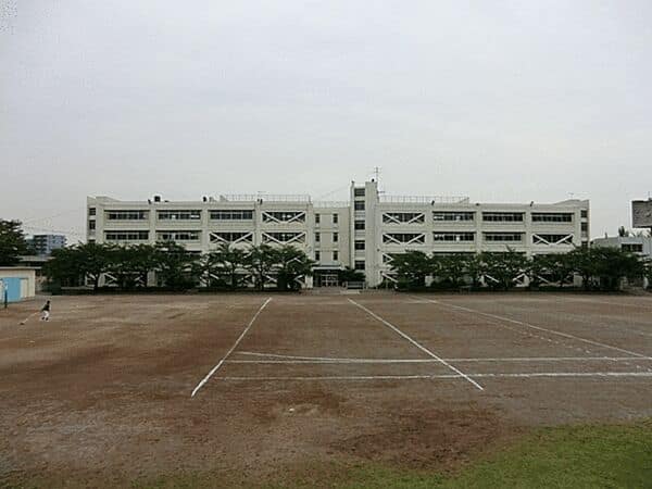 多摩市立多摩中学校