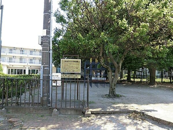 上連雀すずかけ児童遊園まで約644m