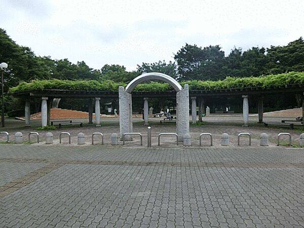 大泉中央公園まで約864m