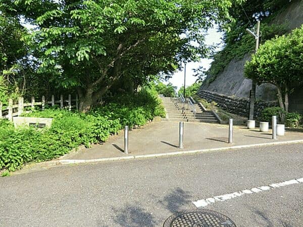 六浦第五公園まで約547m