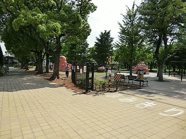 北鹿浜公園まで約572m