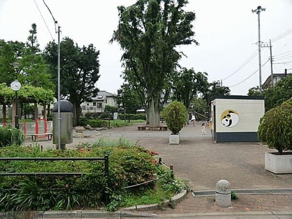 上祖師谷パンダ公園まで約1243m