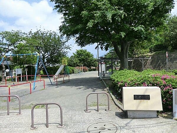 亀井公園まで約1125m