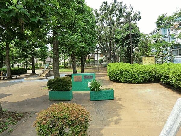 春日公園まで約976m