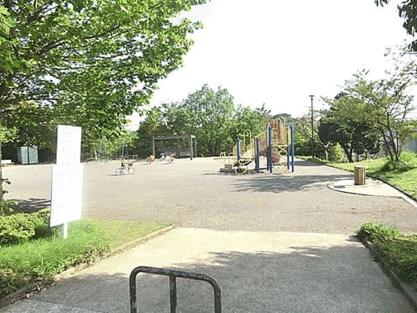 美しが丘西保島公園まで約768m