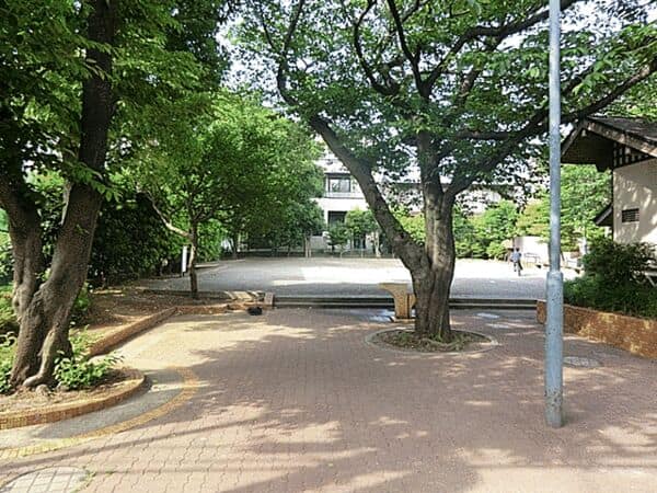 桜並木公園まで約815m