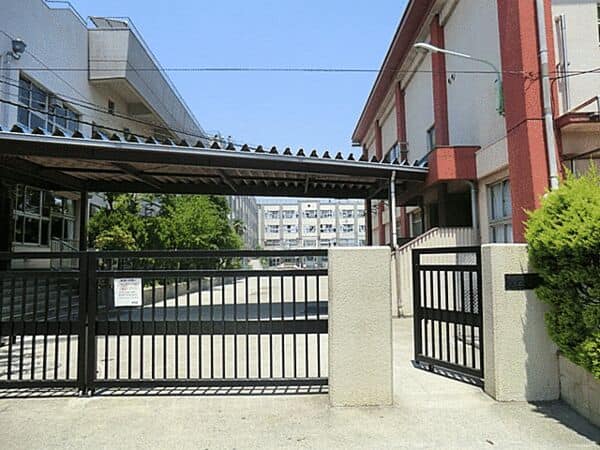 足立区立第十三中学校